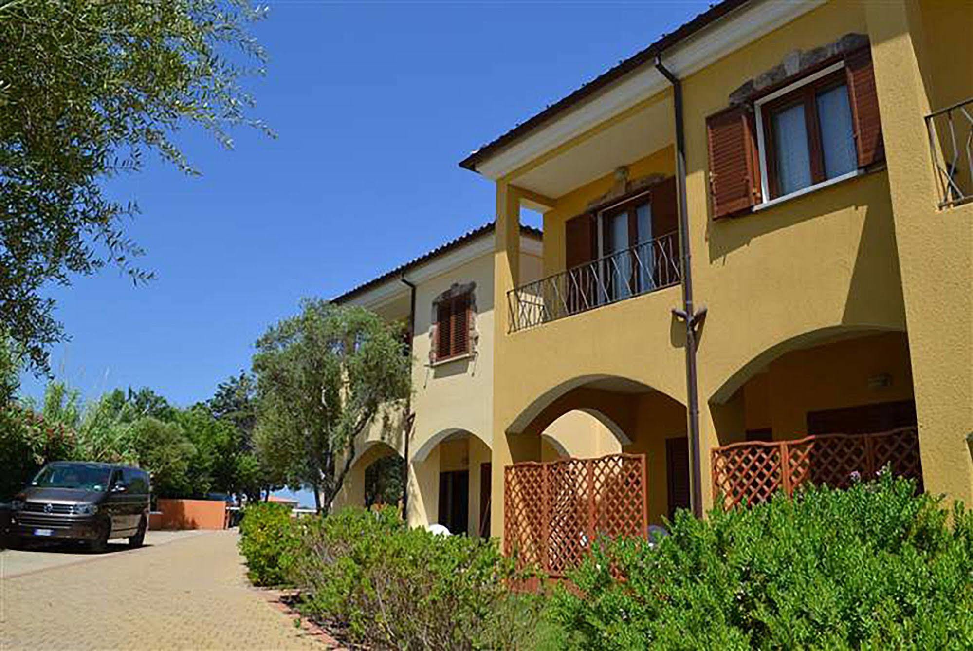 Residenze L'isola Surf House Aparthotel 3*