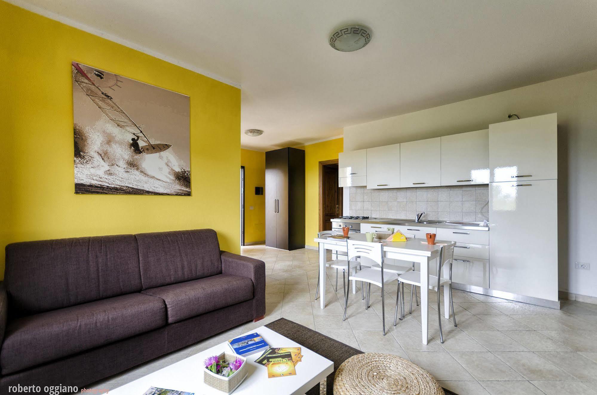 L'isola Aparthotel 3*